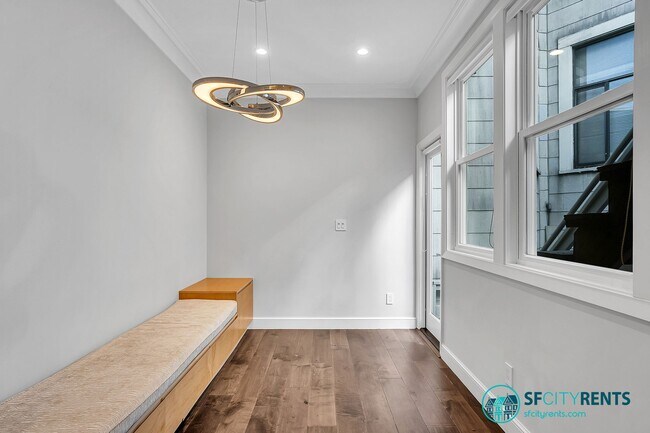Building Photo - Russian Hill: Remodeled Top Floor Flat w/ In-Unit W/D, A/C, Private Roof Deck & Garage Parking w/...