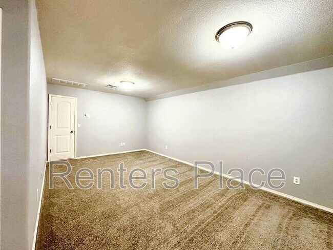 Building Photo - 11006 S Madison St