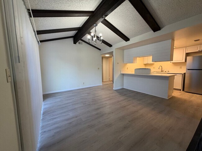 Building Photo - Fully Renovated 2-Bedroom Home with Spacious Layout in Prime Fair Oaks Location