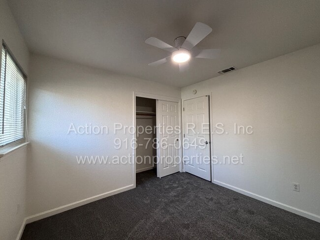Building Photo - Central Roseville, Close to Shopping and Parks, 3 Bedroom 2 Bathrooms, 1536sq feet
