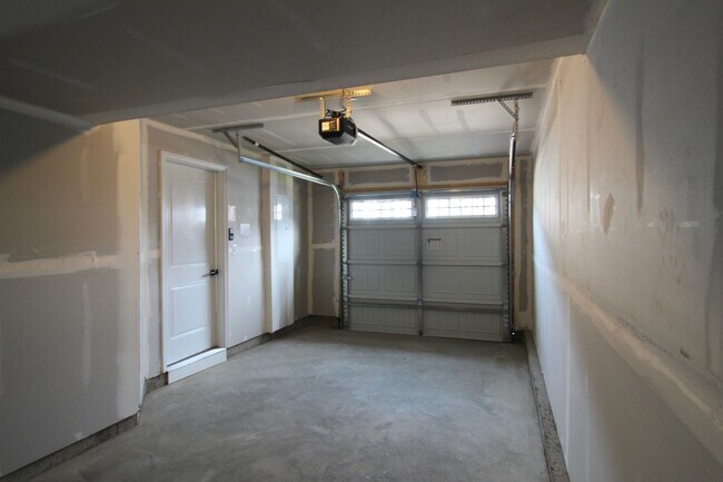 Building Photo - 34 Apple Wood Ln