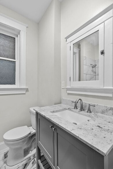Building Photo - 2203 McCausland Ave