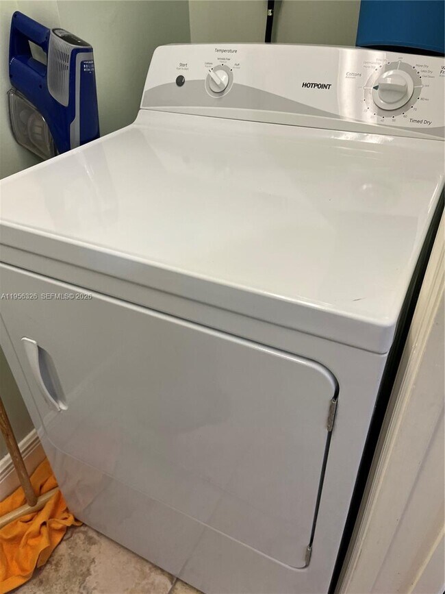 Building Photo - 6917 Collins Ave