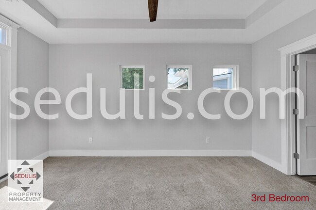 Building Photo - 4555 Mixson Ave