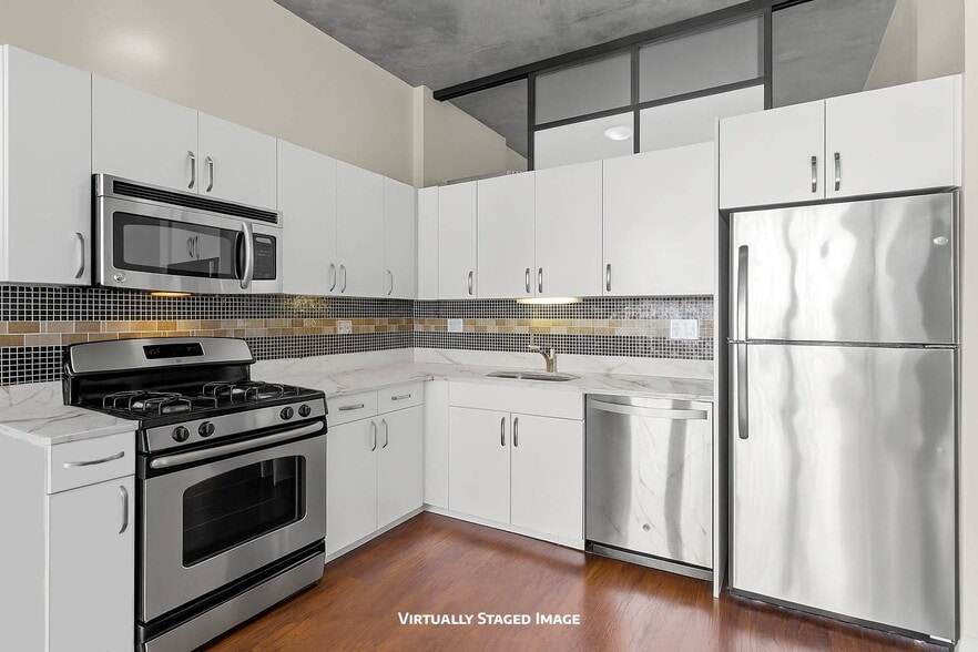 Building Photo - 235 W Van Buren St