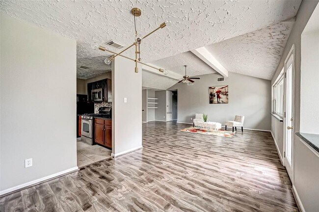 Building Photo - 14110 Taco Ct