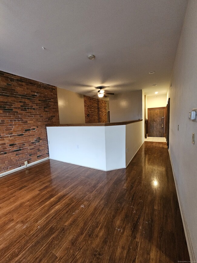Building Photo - 1 Linden Pl
