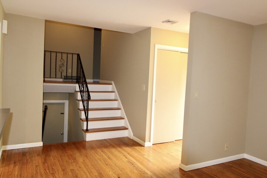 Foyer area - 6 Rocky Ridge Rd