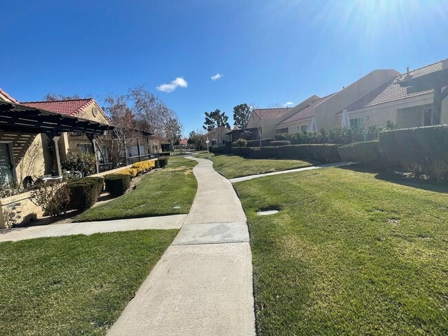 Building Photo - Jess Ranch 55+ Gated Community Apple Valley