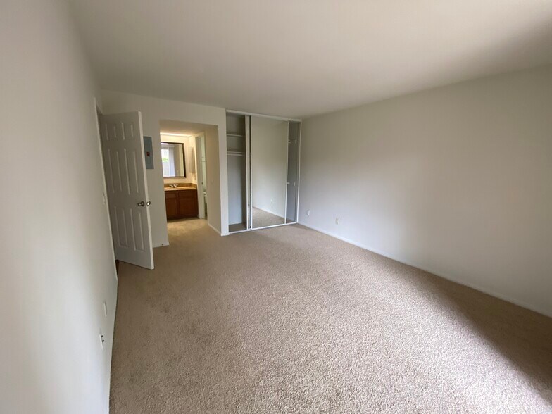 Building Photo - 200 E Alessandro Blvd