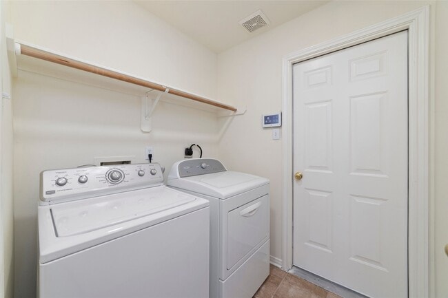 Building Photo - 17075 Great Glen Dr