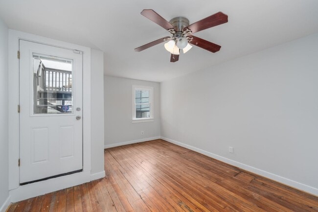 Building Photo - 5 N Linwood Ave