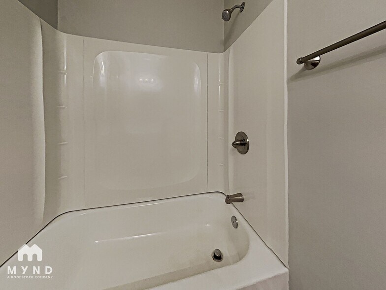 Building Photo - 4643 Pineleaf Dr