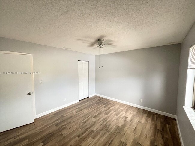 Building Photo - 4805 Pier Dr