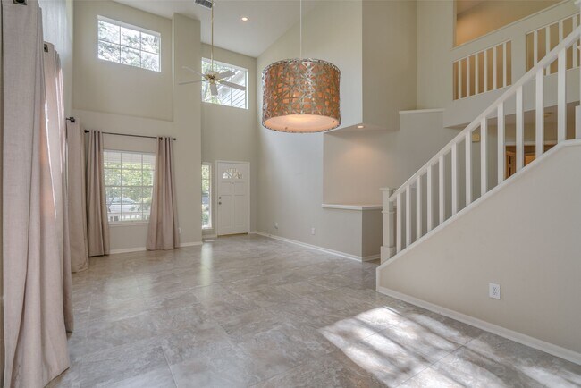 Building Photo - 147 Shelter Rock Ct