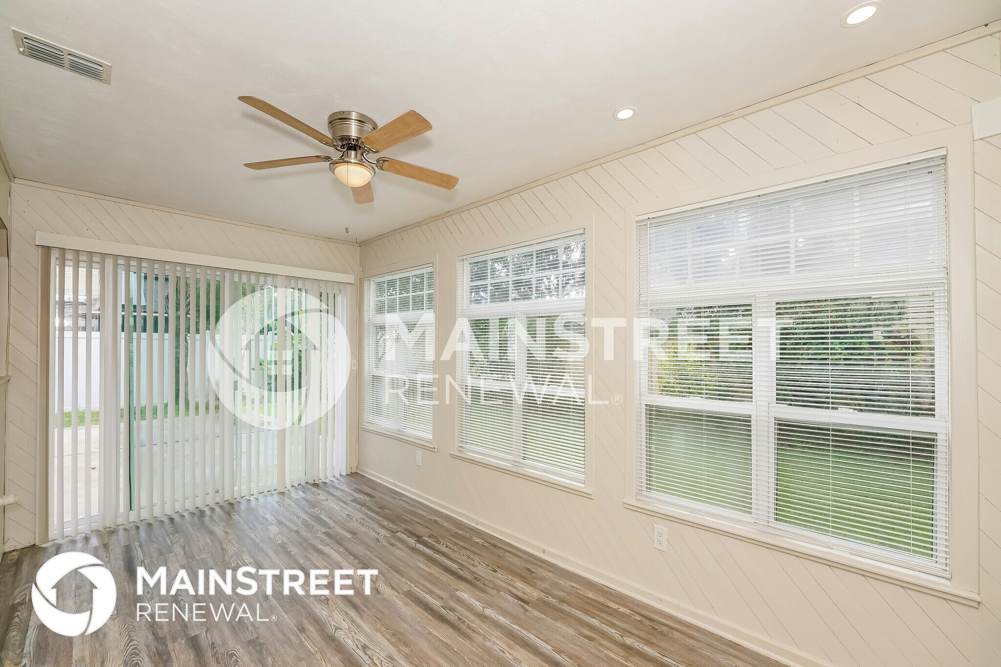 Building Photo - 402 Fleming Ave