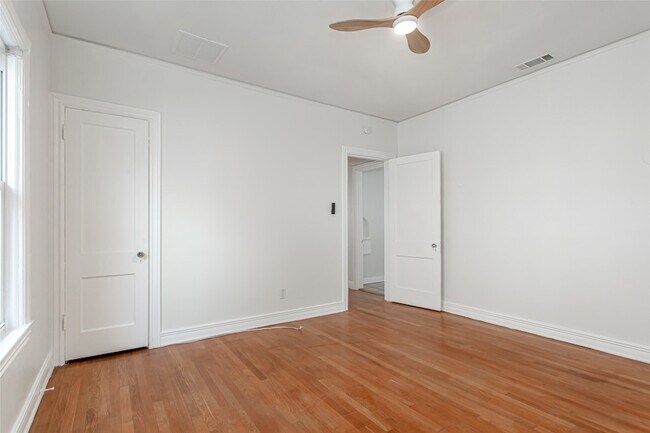 Building Photo - 4204 Prescott Ave