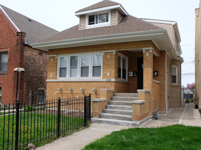 Building Photo - 4346 W Parker Ave
