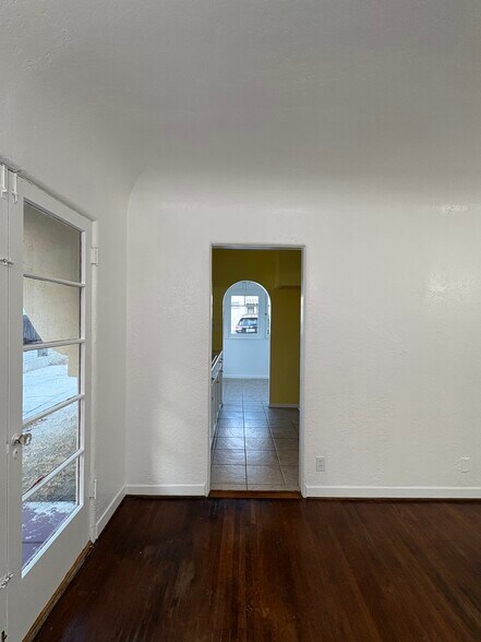 View from Dining room area into kitchen - 782 E Kensington Rd