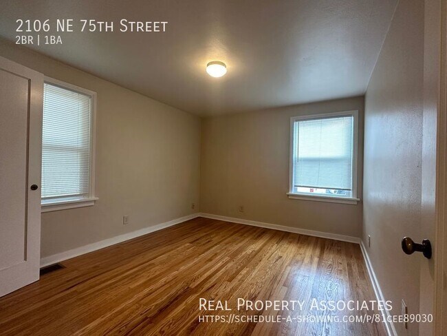 Building Photo - 2106 NE 75th St