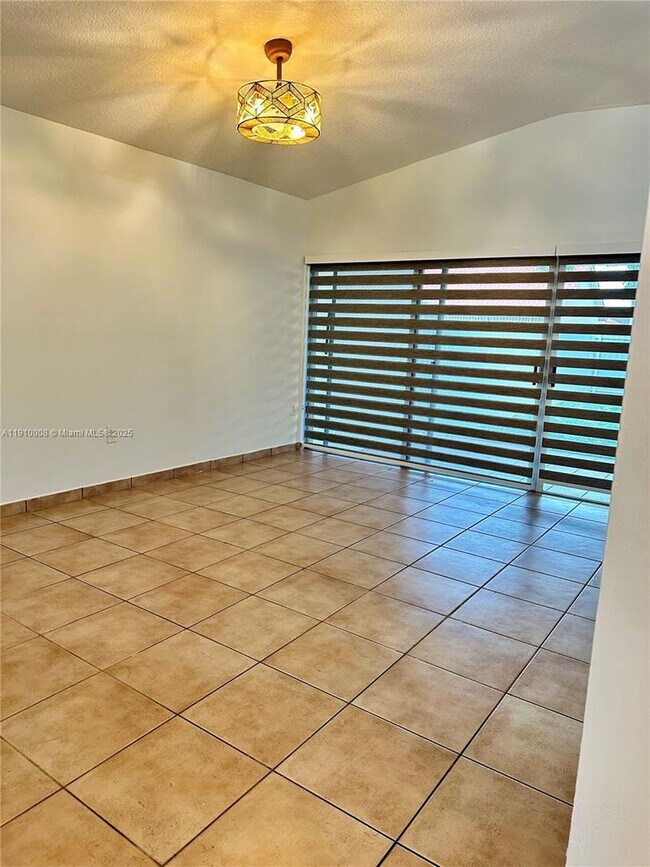 Building Photo - 1101 NW 134th Pl