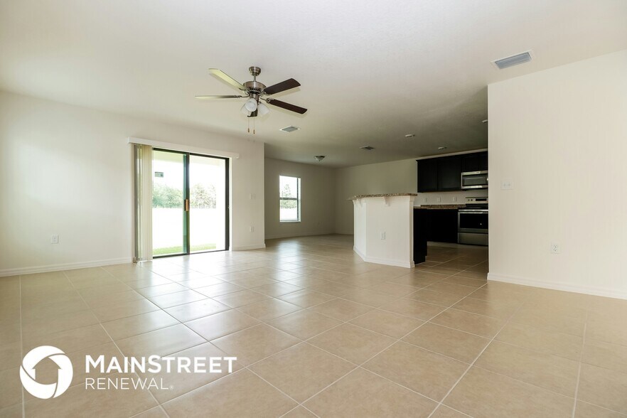 Building Photo - 8229 Silverbell Loop