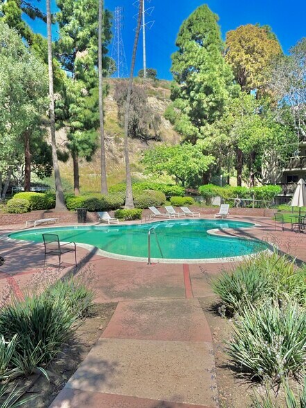 Building Photo - 6202 Friars Rd