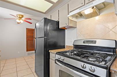 Building Photo - 2 bedroom Duplex in Northeast El Paso