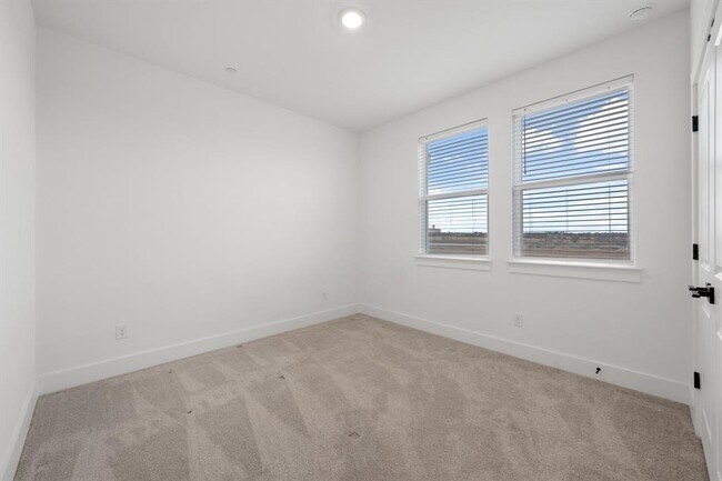 Building Photo - 2568 Jack Nora Wy