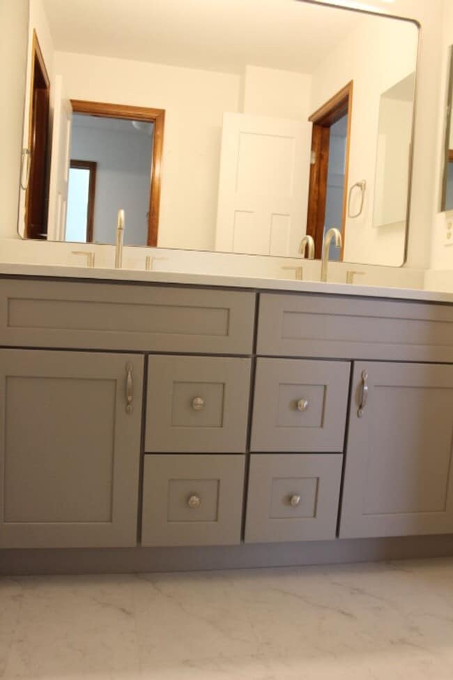Building Photo - Gorgeous 2 Story End Unit in Lakewood!