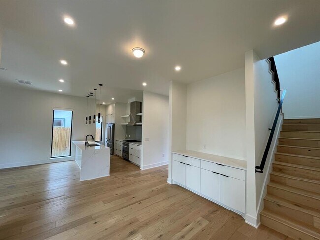 Building Photo - 1309 Palo Duro Rd