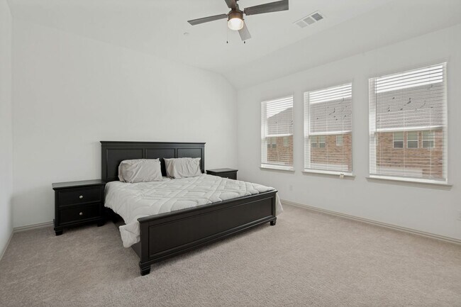 Building Photo - 8895 Stablehand Mews