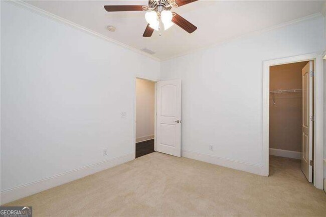 Building Photo - 1106 Devine Cir NE