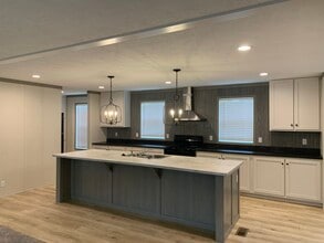 Building Photo - 54 Beejay Dr