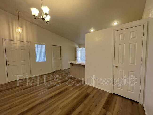 Building Photo - 4072 S Cassidy Dr
