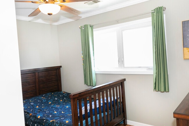 Building Photo - 9535 Osceola Ave