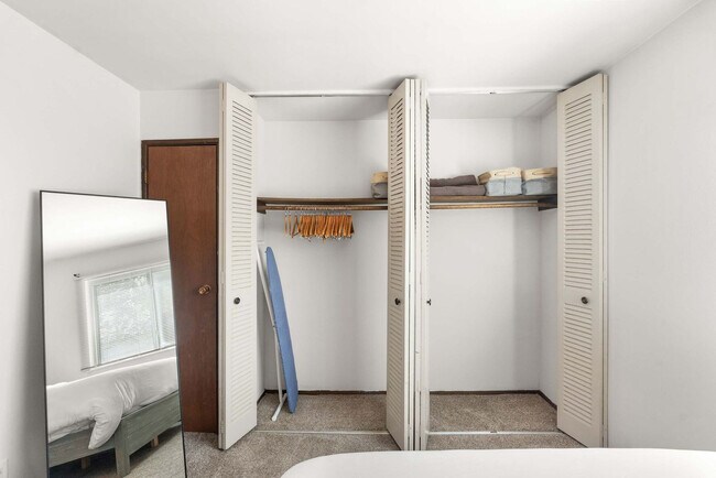 Building Photo - 2601 University Ave