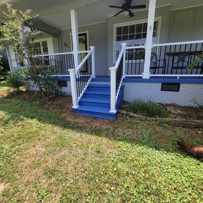 Building Photo - 201 Farlow Dr