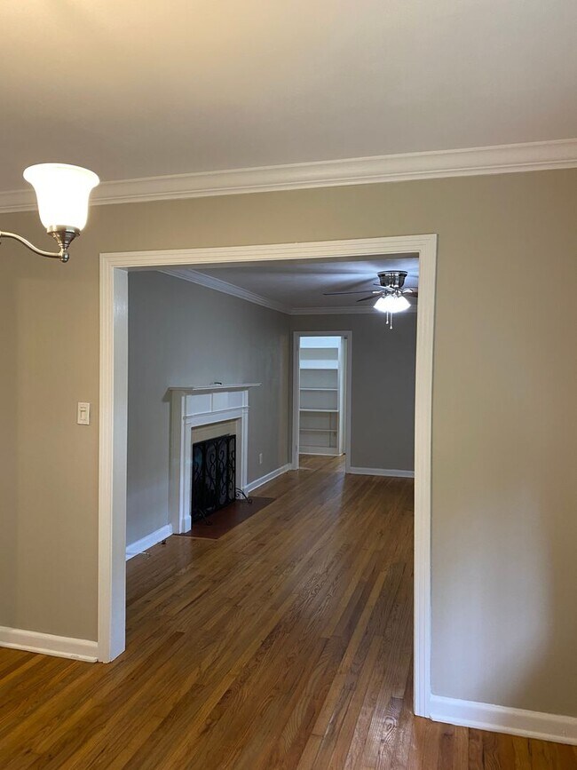 Building Photo - Adorable Brick Home in Betton Hills