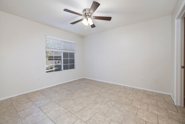 Building Photo - Gated First Floow Summerlin Condo - 2 Bedr...
