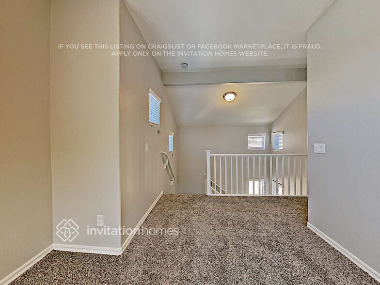 Building Photo - 14511 W Port Royale Ln