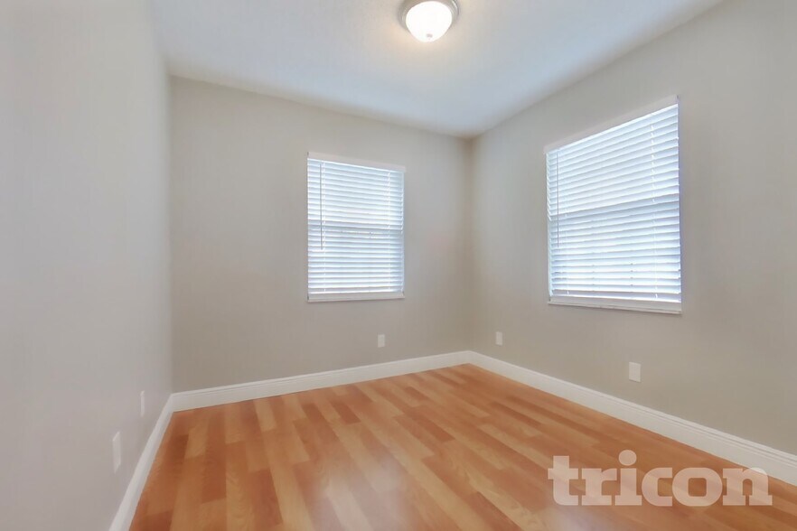 Building Photo - 12449 Blue Heron Way
