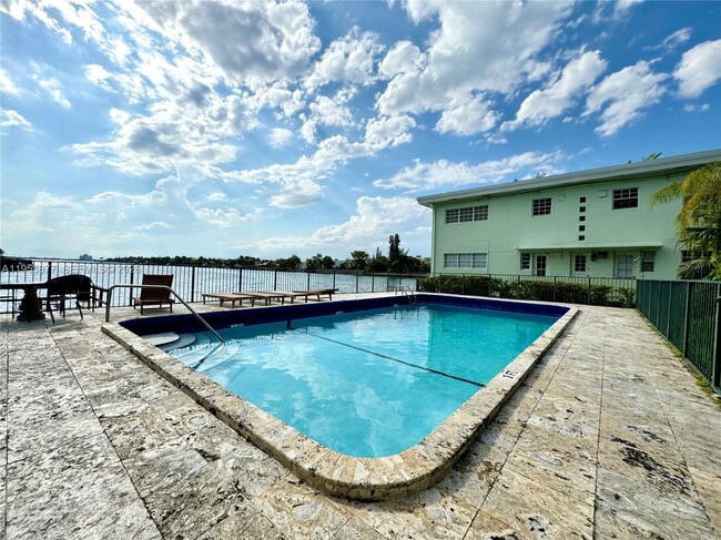 Building Photo - 8620 Byron Ave