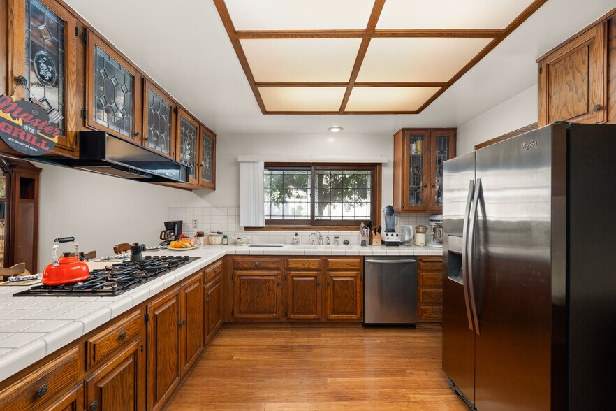 Full Kitchen With Double deck Oven - 1557 E Puente St