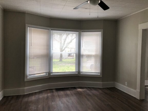 Building Photo - 434 N Ash St
