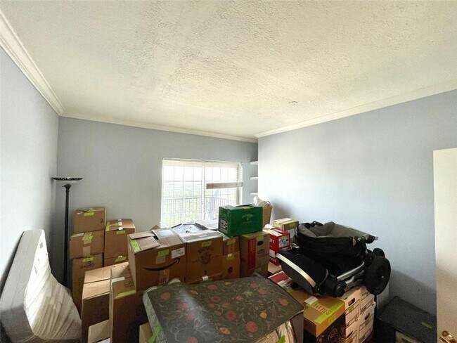 Building Photo - 195 14th St NE