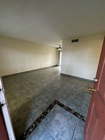 Primary Photo - 4247 Oak Terrace Dr