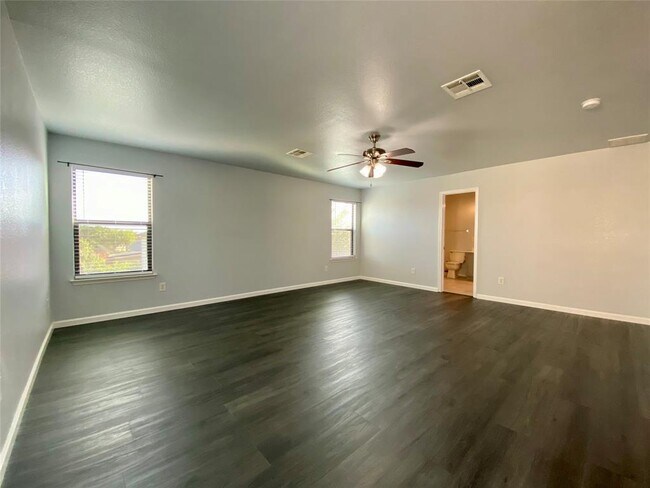Building Photo - 13205 Sea Biscuit Dr