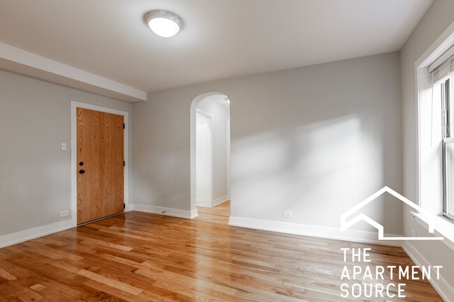 Building Photo - 550 W Arlington Pl