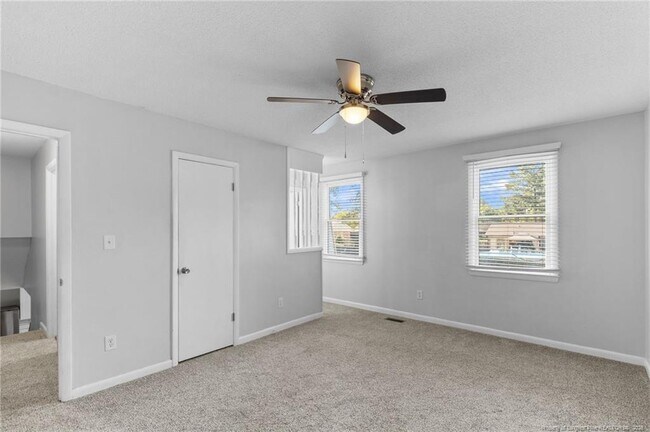Building Photo - 5839 Rivercroft Rd
